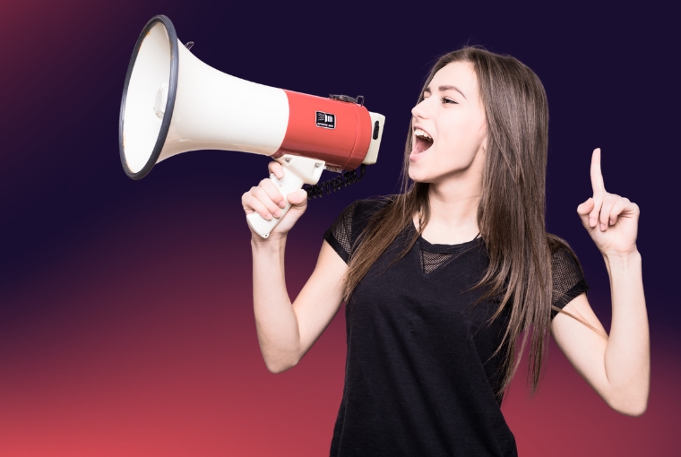 بازاریابی آرایشگاه زنانه؛ ۱۰ راهکار طلایی برای جذب مشتریان بیشتر